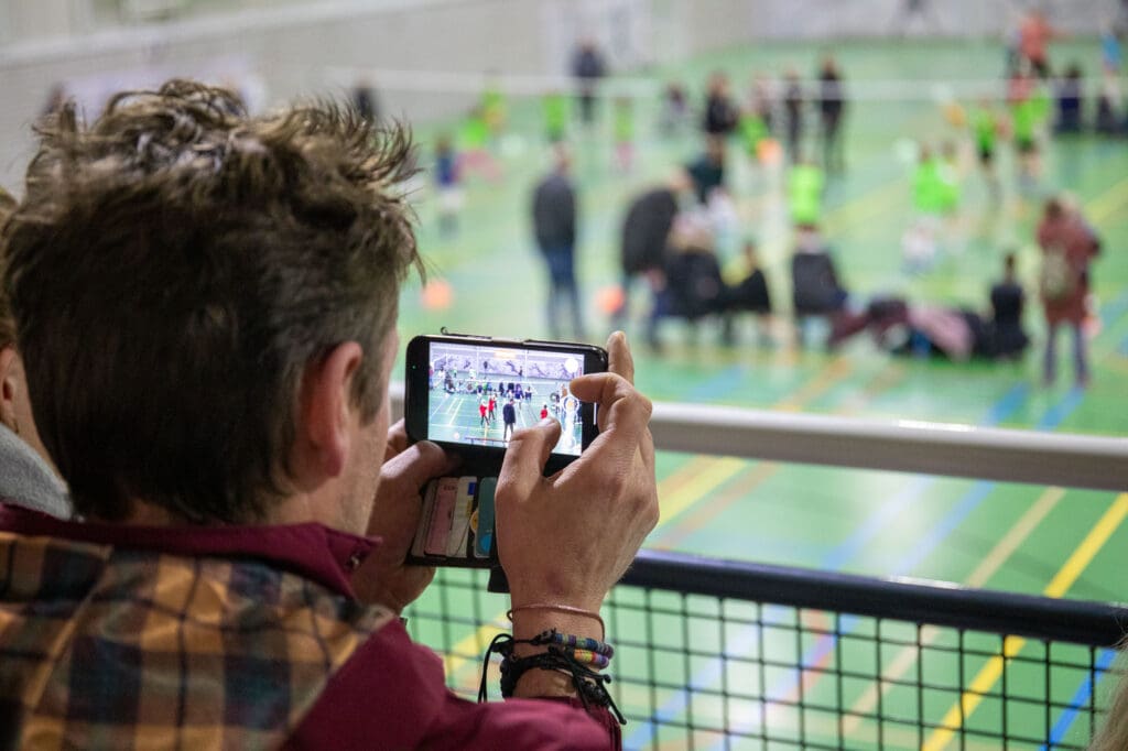 Deelnemers zijn nooit te jong voor een grondige videoanalyse
