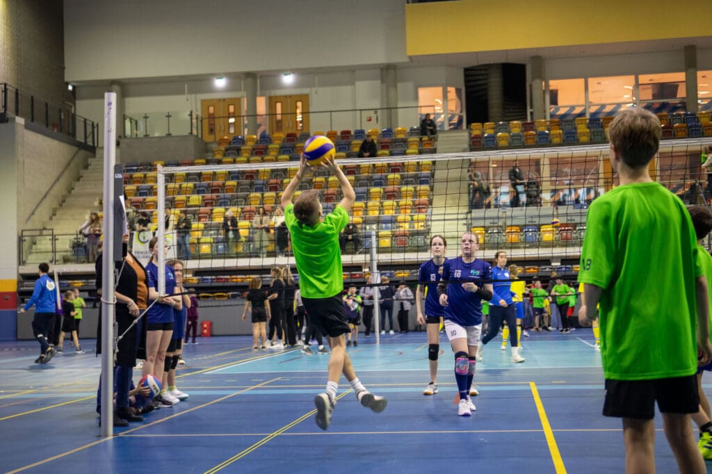 In het Omnisport op de velden van Dynamo werd gestrijden door de groepen 5/6 en 7/8.